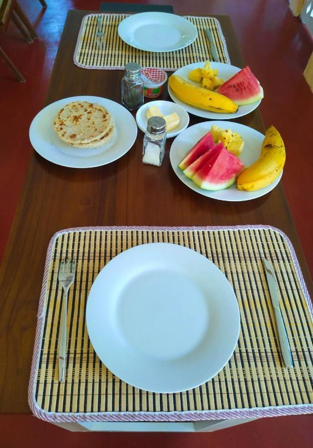 Once In Ella Hotel ภายนอก รูปภาพ